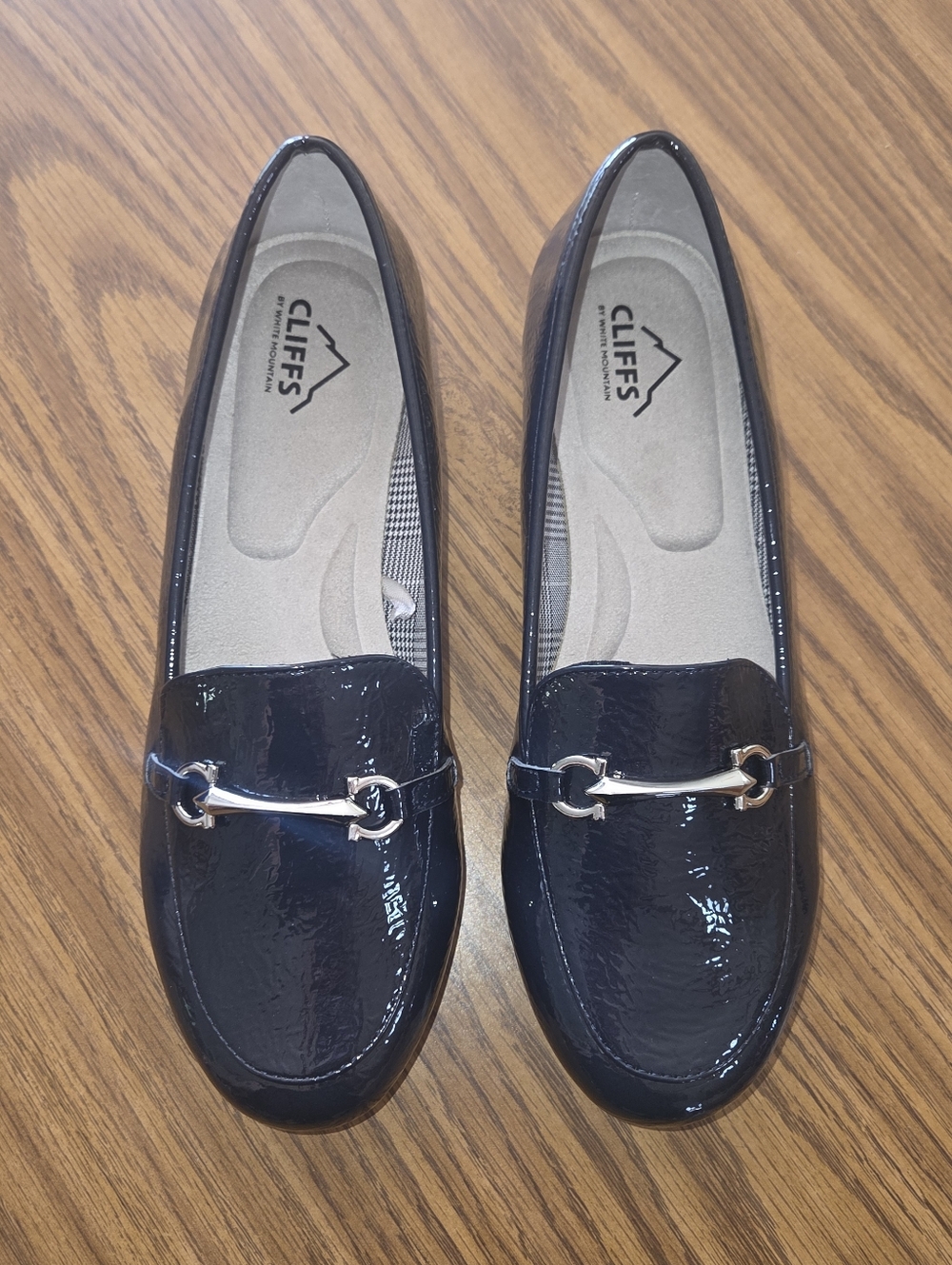 New navy blue women's size 7.5W Cliffs loafers